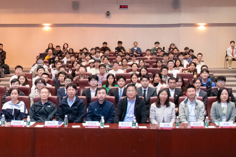 1763297258693796.jpg 图1 第十届beat365 手机版官方网站研究生“学术之星”学院答辩会合影_resized.jpg